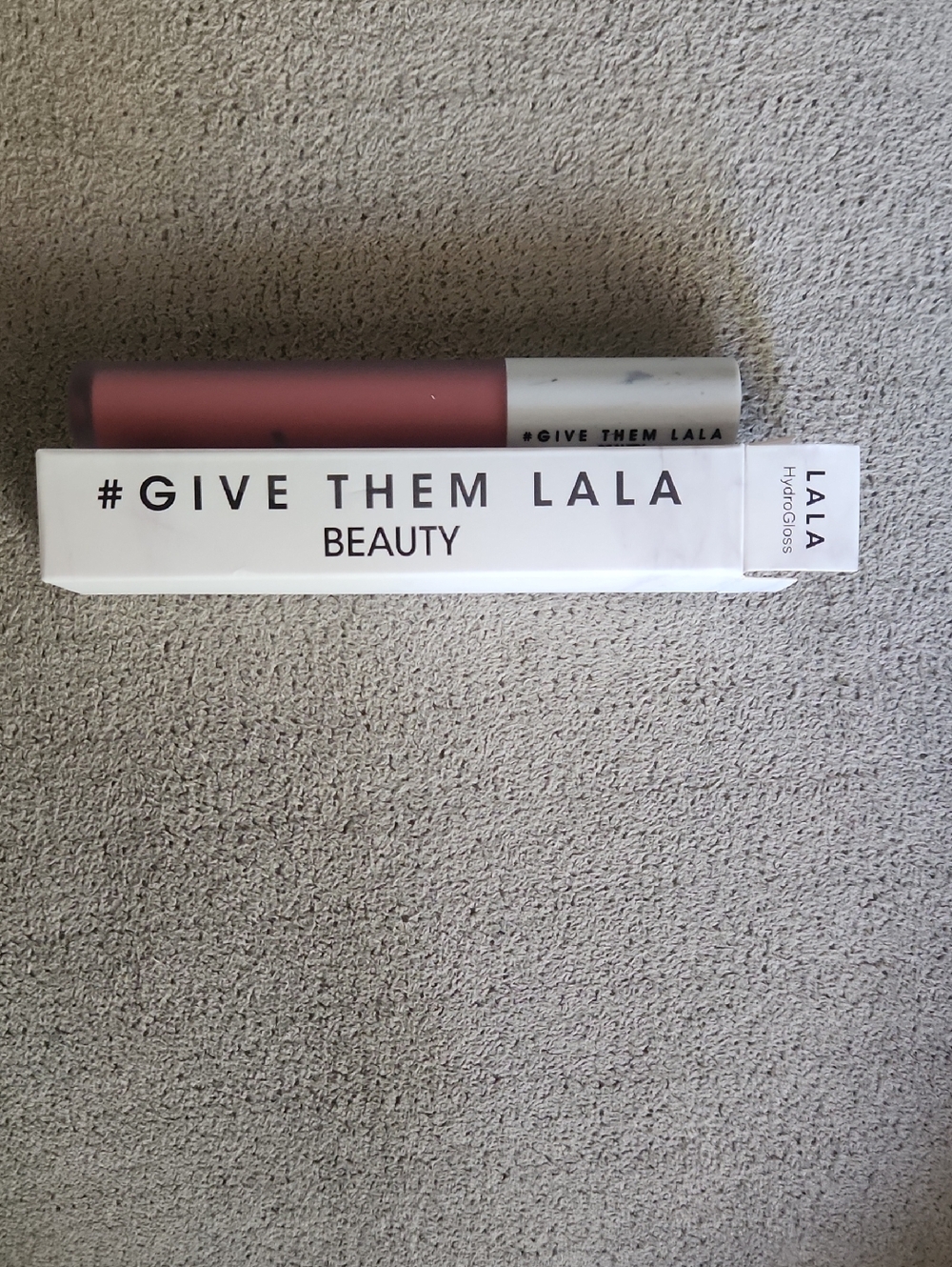 #GIVE THEM LALA Beauty LIPGLOSS(JAMES) *BRAND NEW*